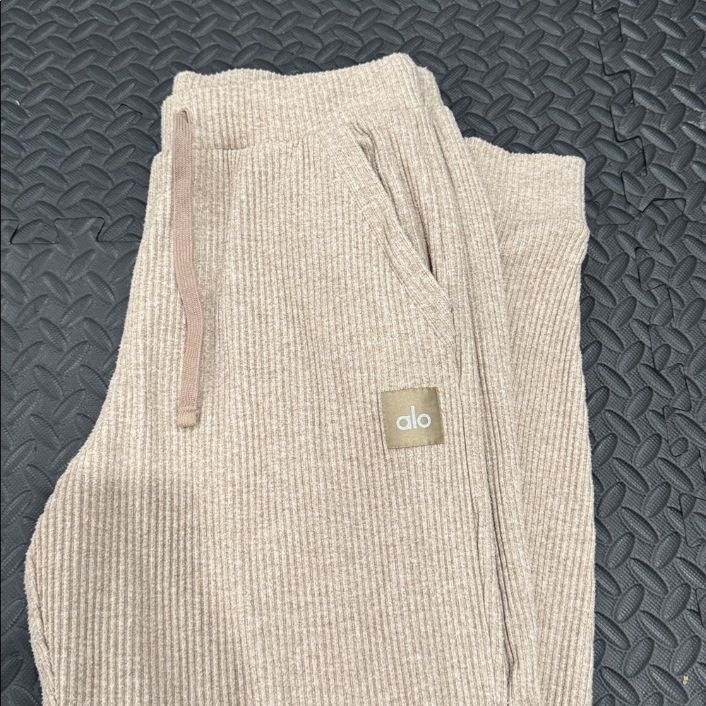 Alo Tan Ribbed Knit Set - Picture 7 of 7